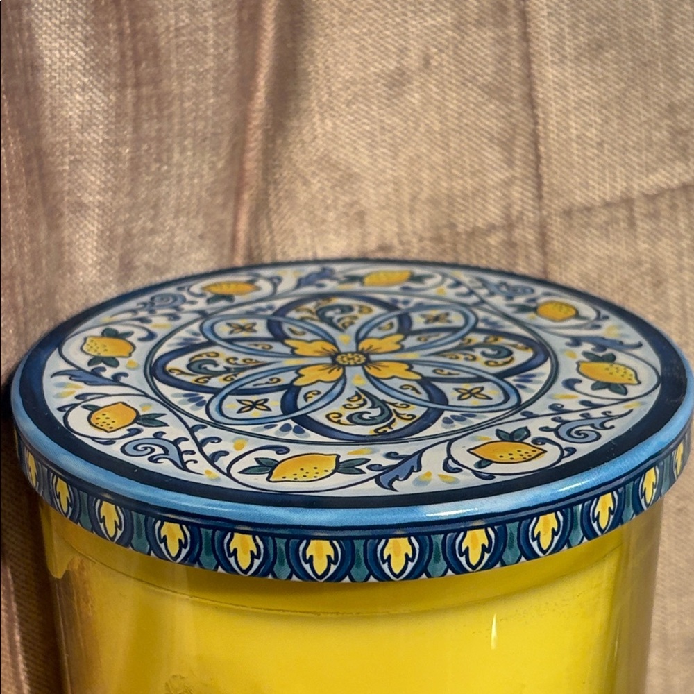 DW Home Amalfi Lemon Candle - Vibrant Yellow 2 Wick - Picture 6 of 6